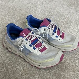 Women's OnCloud Helion Athletic Sneakers